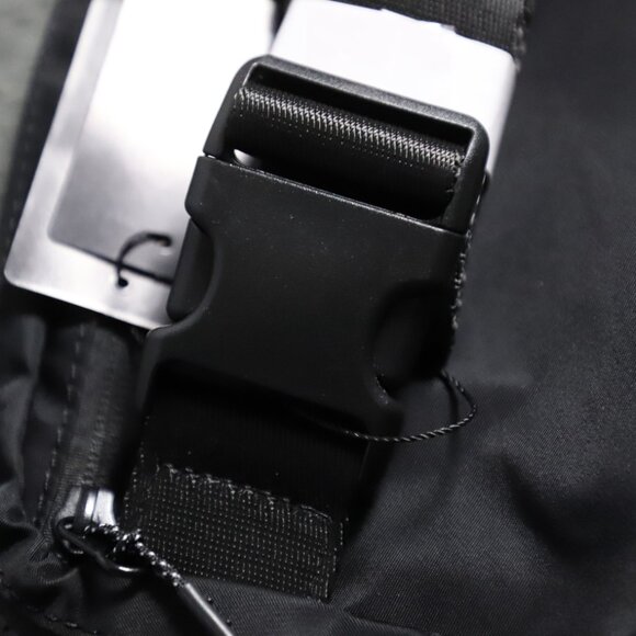 Disney x Lululemon Everywhere Belt Bag Black Mickey Mouse 1L Fanny Pack NW - Picture 11 of 11